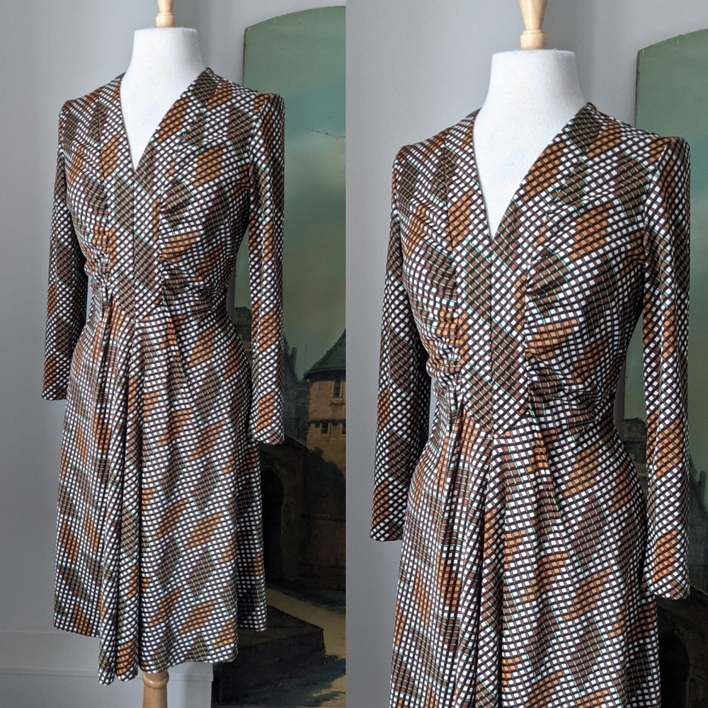 Vintage 1970s Nancy G label slinky jersey geometric print v neck dress